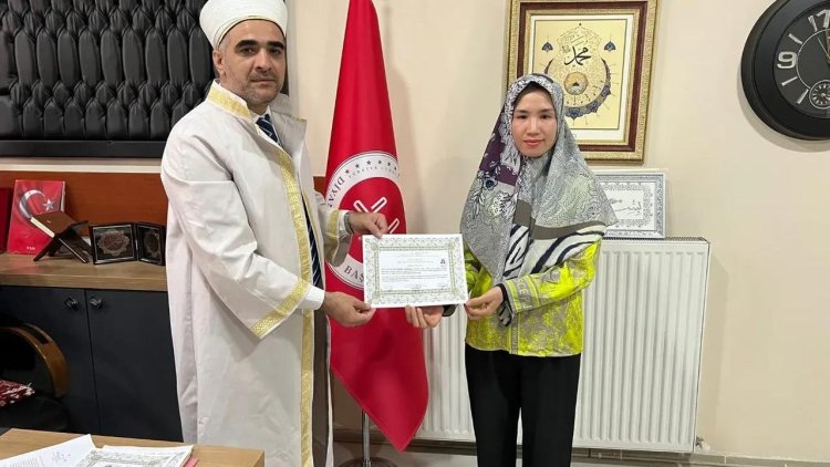 Vietnamlı kadın Hakkari'de Müslüman oldu