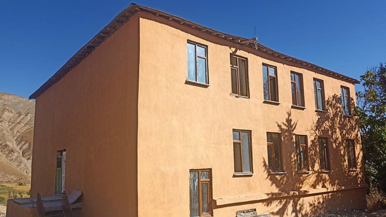 Hakkari Kaymaklı Köyü Camii'nin inşası sürüyor