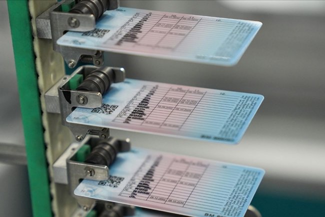 İçişleri Bakanı Yerlikaya'dan eski tip sürücü belgelerinin yenilenmesi uyarısı