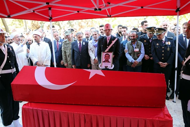 Şehit polis memuru Ömer Amilağ, Şanlıurfa'da son yolculuğuna uğurlandı