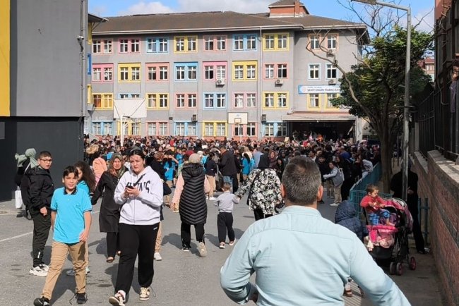 Marmara Denizi'nde 5 büyüklüğünde deprem