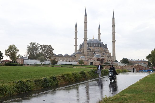 Edirne ve Kırklareli'nde sağanak etkili oluyor