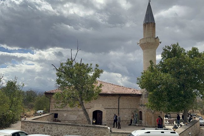 Isparta'da Akkoca Camii 60 yıl sonra yeniden ibadete açıldı