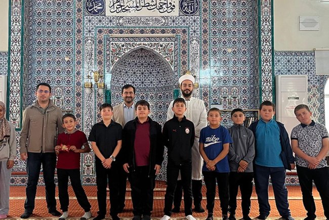 Yakakent'te öğrencilerden anlamlı ziyaret