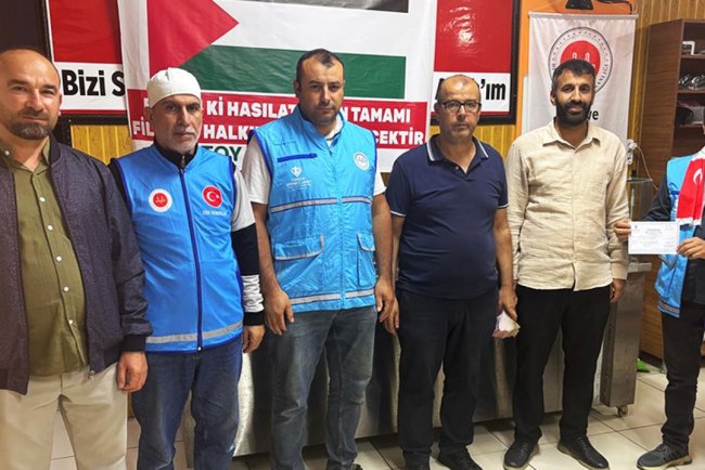 Bahçe esnafı günlük gelirini Gazze'ye bağışladı