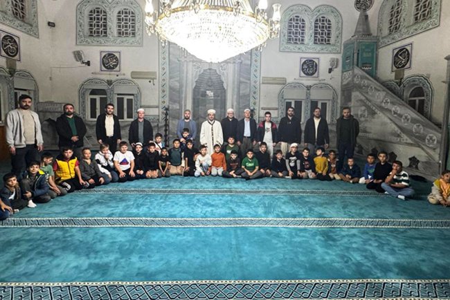İvrindi'de çocuklar camide bir gün geçirdi