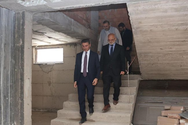 Vali Baruş: Bu hayırda yarışmak lazım