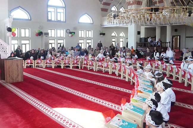 Aksaray’da minikler camide ders yaptı