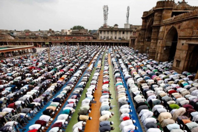 Cenaze namazı nasıl kılınır? Nasıl niyet edilir? Cenaze namazı kaç rekattır?