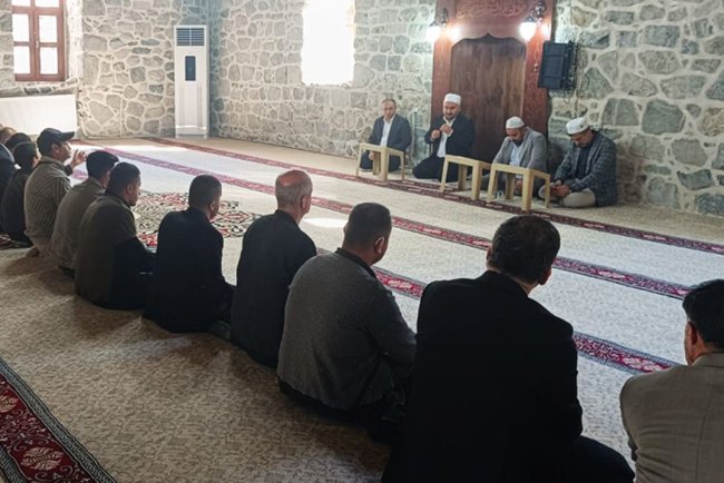 Hakkari'de cami engelli buluşması