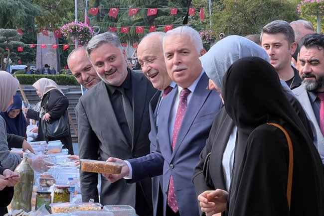 Vali Yıldırım'dan Filistin kermesine ziyaret