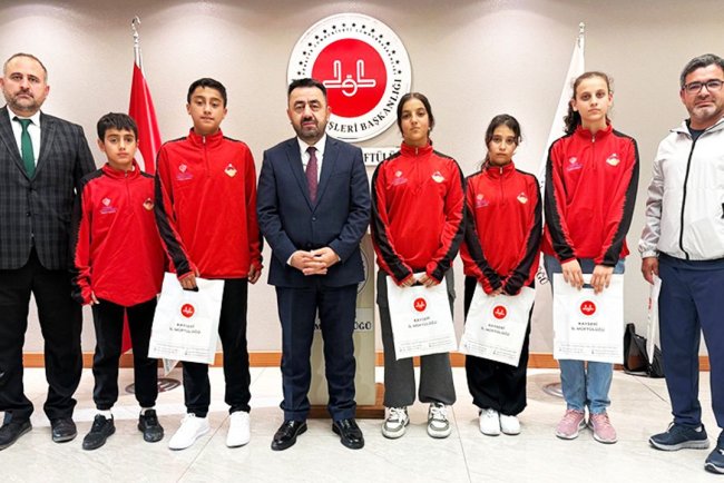 Müftü Ayvaz: Gençlerimizin her zaman yanındayız