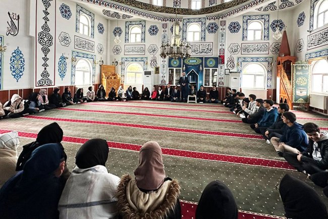 Van'da öğrenciler camide buluştu