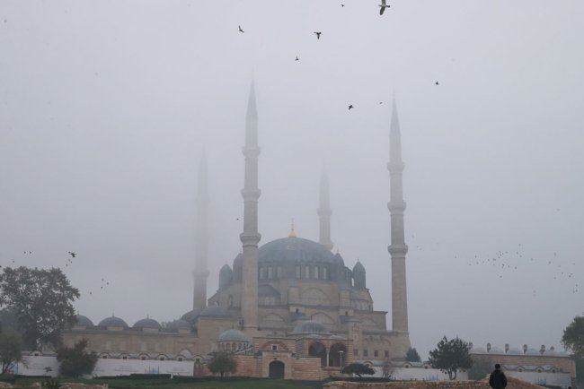 Edirne ve Tekirdağ'da sis etkili oldu