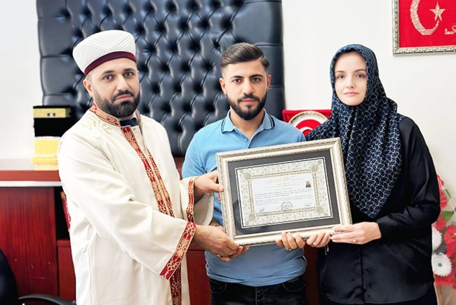 İrlanda vatandaşı Derik'te Müslüman oldu