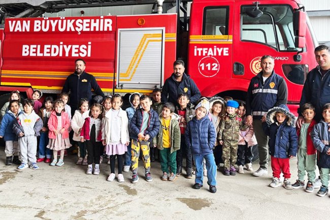 Saraylı miniklerden itfaiyeye ziyaret