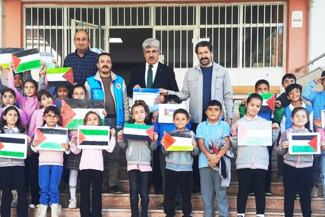 Bahçe'de minik eller, Filistin için birleşti