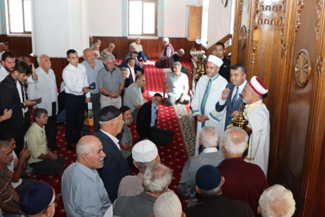 Hatay'da 49 yıllık meslek hayatının ardından emekli olan imama veda