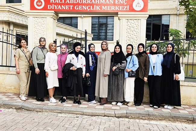 Bağlar'da gençler çocuk gönüllerle buluştu