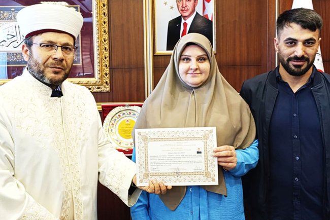 Polonya uyruklu kadın Bingöl'de Müslüman oldu