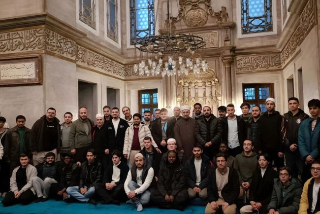 Bağcılarlı gençler Eyüp Sultan Camii'nde buluştu