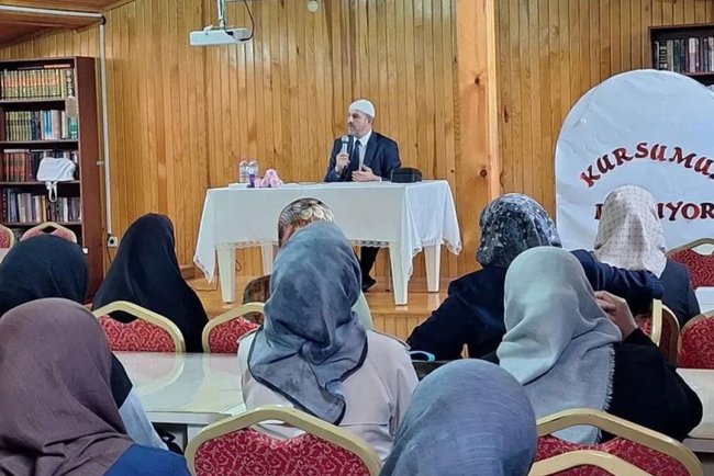 Esenler'de bağımlılıkla mücadele semineri