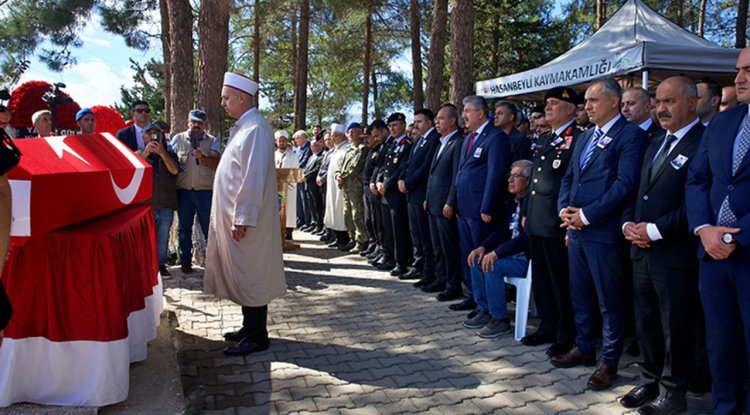 Şehit Jandarma Astsubay Çavuş Kemal Özgür'ün cenazesi Osmaniye'de defnedildi