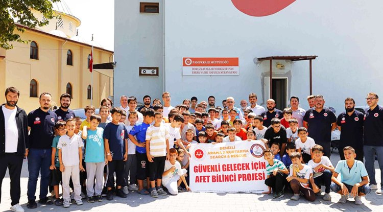 Denizli'de öğrencilere "Afet Bilinci Eğitimi" verildi