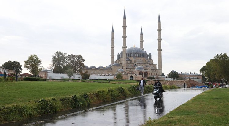 Edirne ve Kırklareli'nde sağanak etkili oluyor