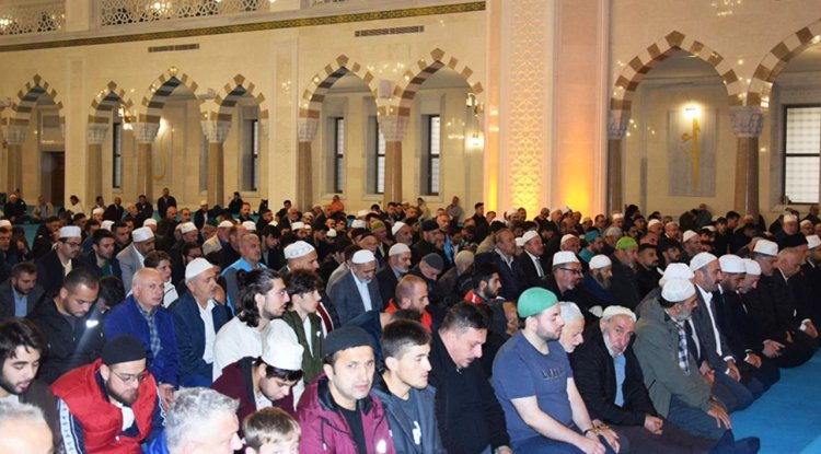 Trabzonlular Hanife Hatun Camii’nde duada buluştu