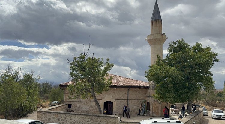 Isparta'da Akkoca Camii 60 yıl sonra yeniden ibadete açıldı
