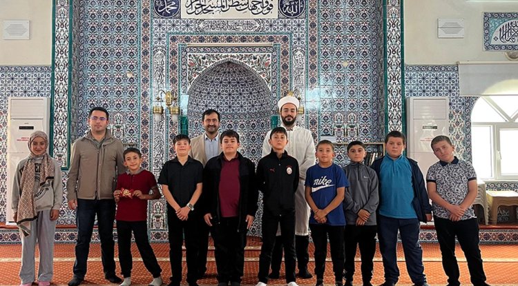 Yakakent'te öğrencilerden anlamlı ziyaret