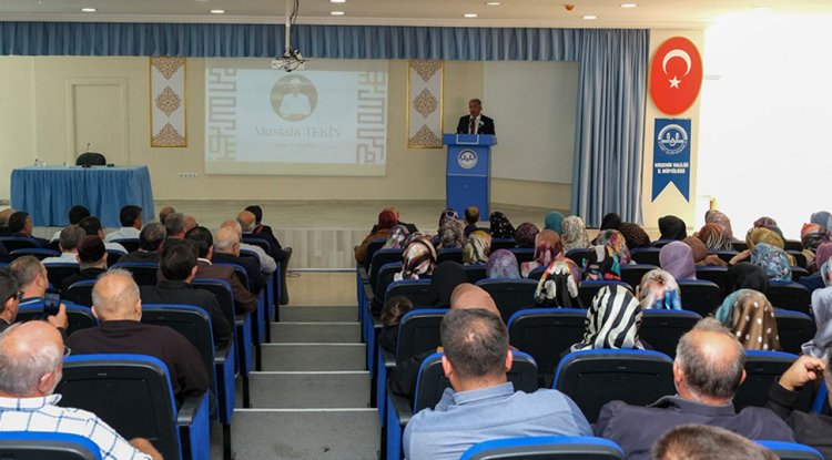 Kırşehir'de din görevlileri törenle ödüllendirildi