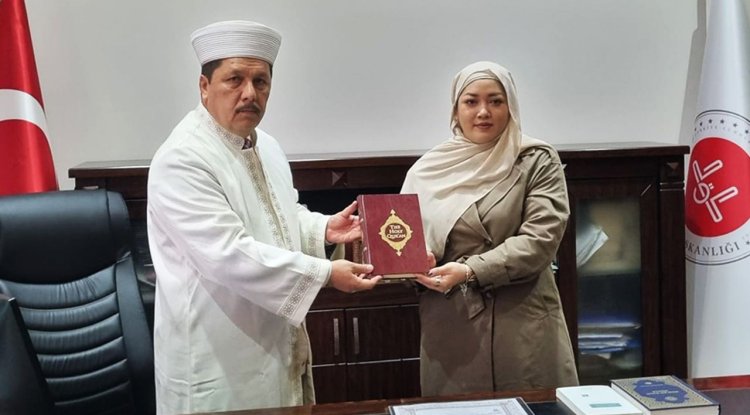 Taylandlı kadın Manisa'da Müslüman oldu