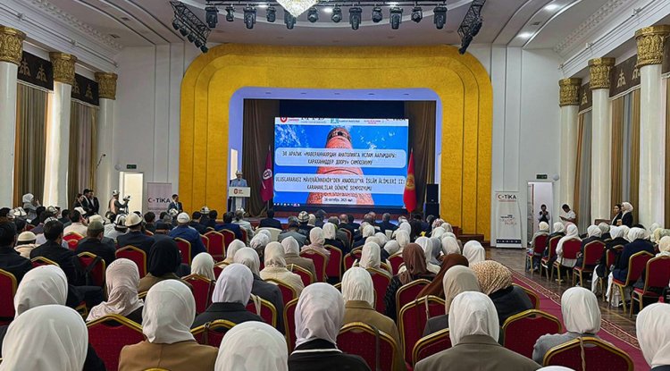 Kırgızistan'da '2. Uluslararası Maveraünnehir'den Anadolu'ya İslam Alimleri' sempozyumu düzenlendi