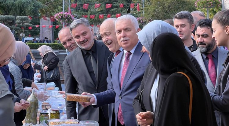 Vali Yıldırım'dan Filistin kermesine ziyaret