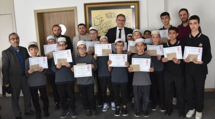 Başarılı hafızlar ödüllendirildi