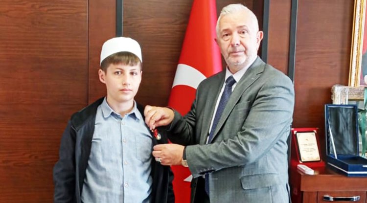 Türkiye ikincisi hafız ödüllendirildi