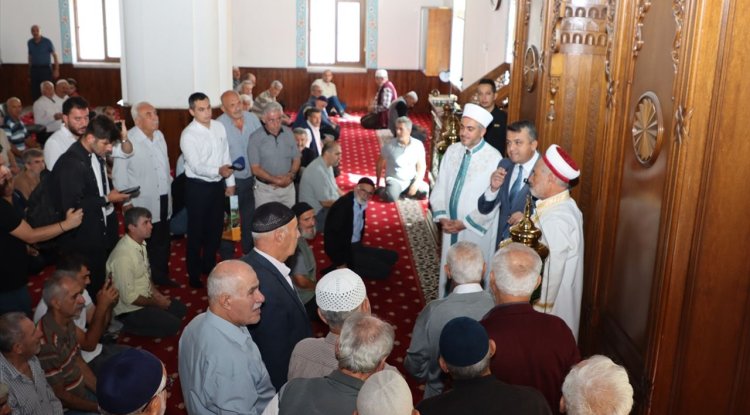 Hatay'da 49 yıllık meslek hayatının ardından emekli olan imama veda