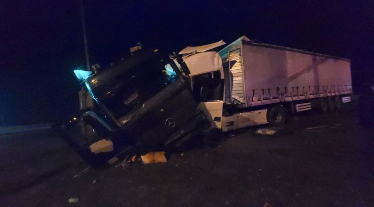 Amasya'da iki tırın çarpıştığı kazada 3 kişi yaralandı