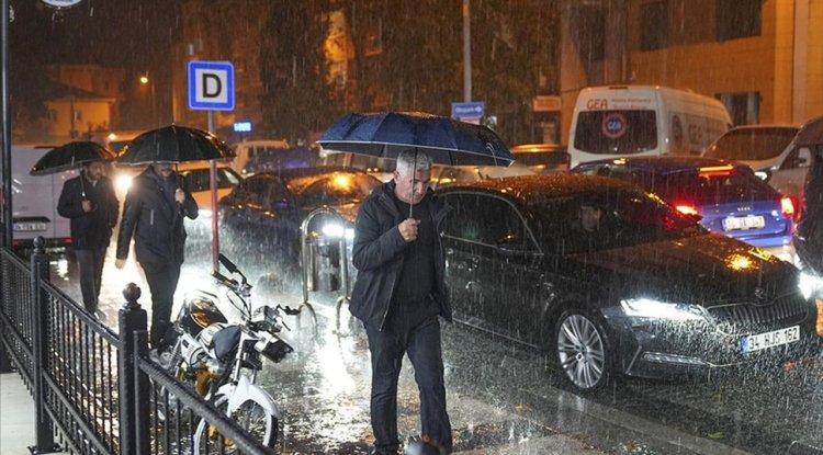 Depremin merkez üssü Sındırgı'da sağanak etkili oluyor