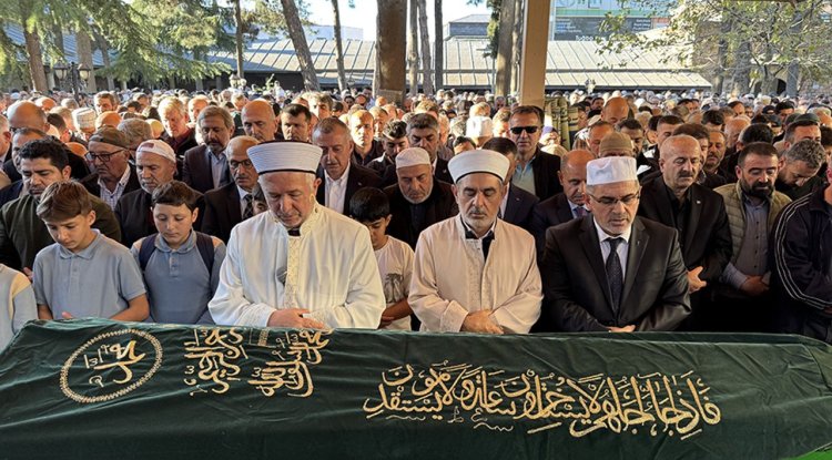 Enkazda vefat edenler ebediyete uğurlandı