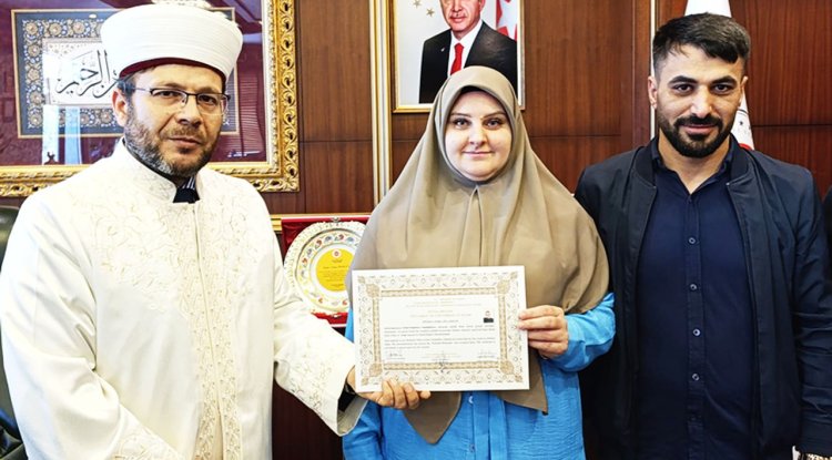 Polonya uyruklu kadın Bingöl'de Müslüman oldu