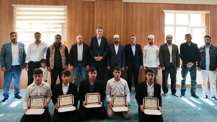 Gürpınar'da hafızlar belge aldı