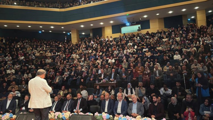 Yazar İnanç, gençlere Peygamber sevgisini anlattı