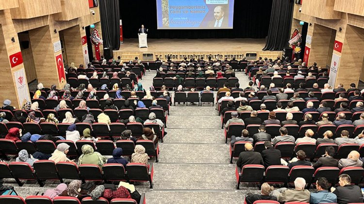 Niğde'de "Peygamberimiz, Cami ve Namaz" konferansı
