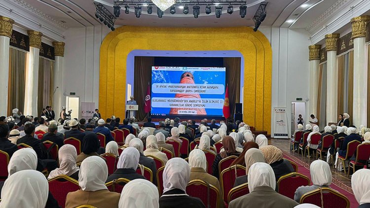 Kırgızistan'da '2. Uluslararası Maveraünnehir'den Anadolu'ya İslam Alimleri' sempozyumu düzenlendi
