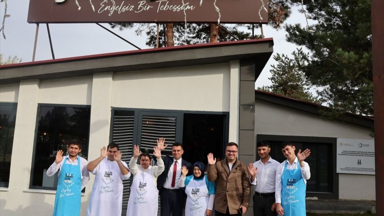 Erzurum'daki 'Gülümseyen-Down Kafe' özel bireyleri sosyal hayata kazandırıyor