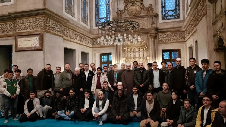 Bağcılarlı gençler Eyüp Sultan Camii'nde buluştu