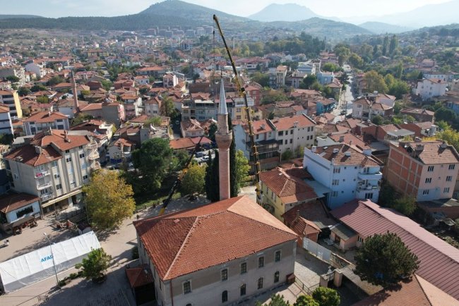 Sındırgı'da depremde zarar gören tarihi camilerde onarım çalışmaları başladı